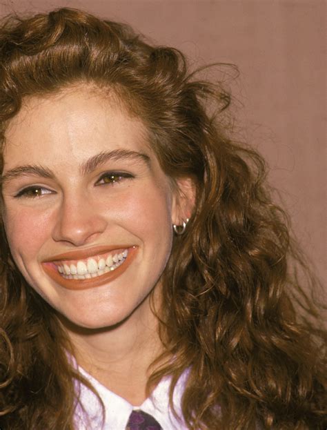 15 Images of a Young Julia Roberts